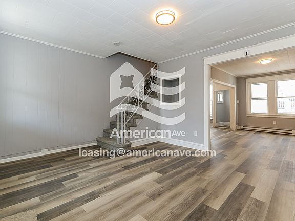 1372967_003_living_room_14397954.jpg