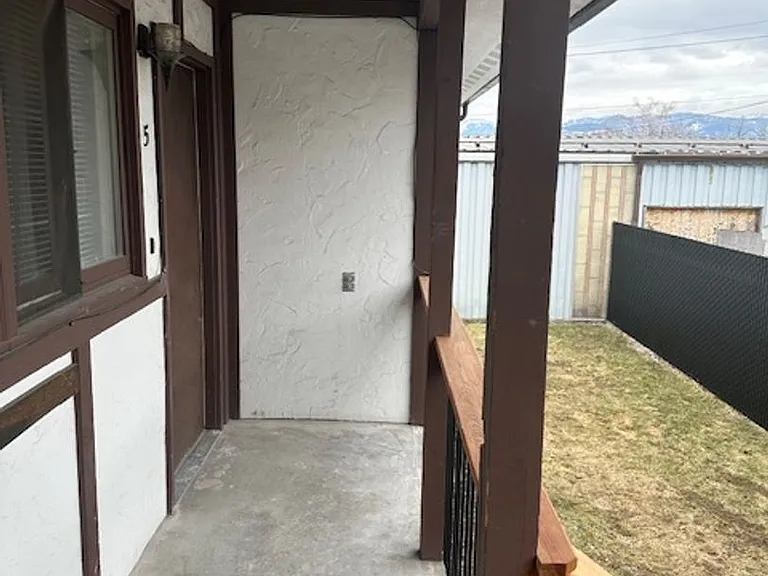 1502 Ernest Ave — Photo 2