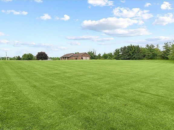 4th image of 220 Township Road 184
