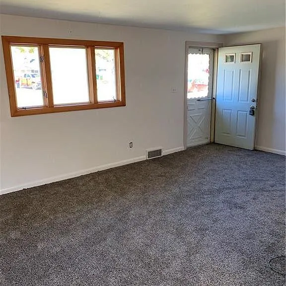 3842 Milford Dr — Photo 2