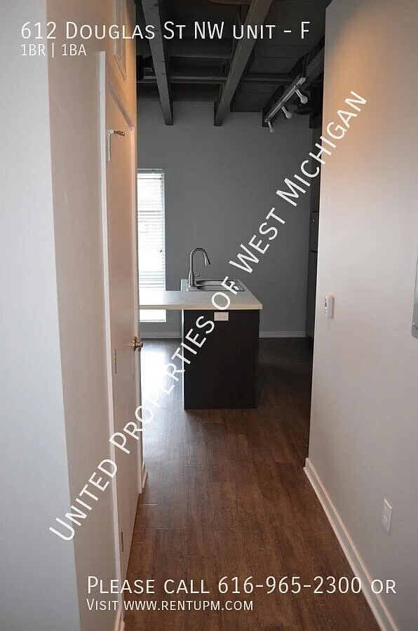 Available Now | Charmimg 1 Bed, 1 Bath Condo | Cute Modern Kitchen | Washer & Dryer In-Unit | Cen... — Photo 3