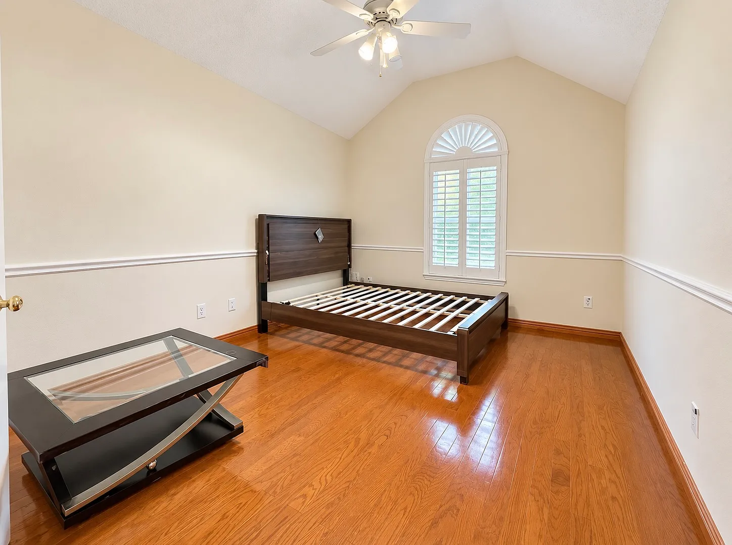 5 bed, 2468 sqft, $2,750 — Photo 4