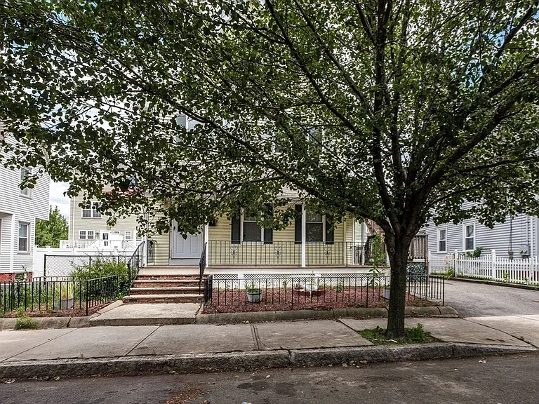 18 Chestnut St #1 — Photo 20