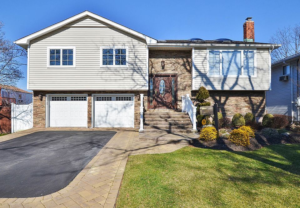 2nd image of 2933 Hampton Ct