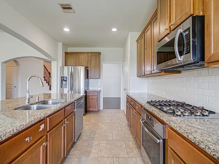 26831 Marble Lakes Dr — Photo 2