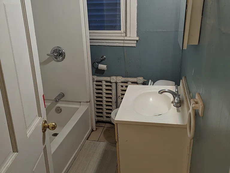 712 State St #1 — Photo 7