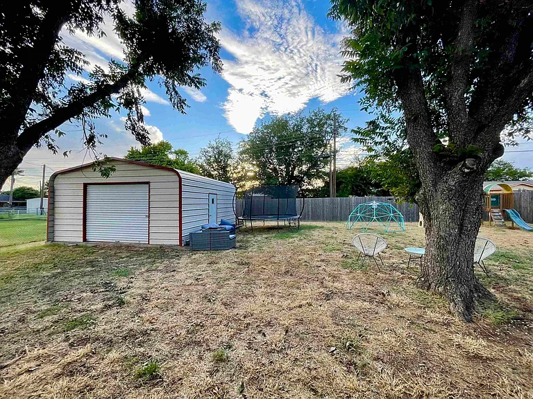 4608 Priscilla Ln — Photo 26