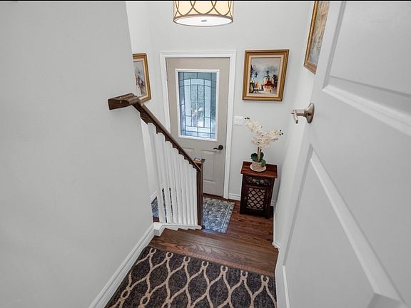 2nd image of 173 Kingsview Dr