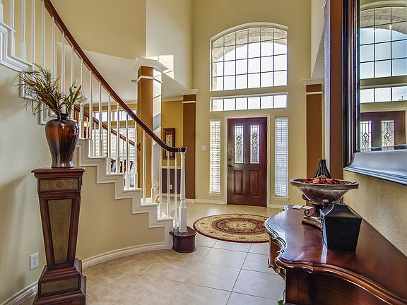 Entry/Foyer