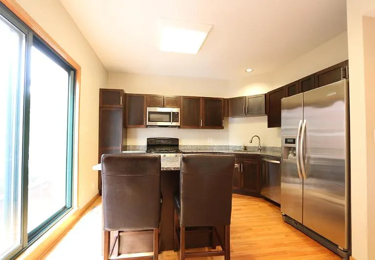 604 S Loomis St — Photo 10
