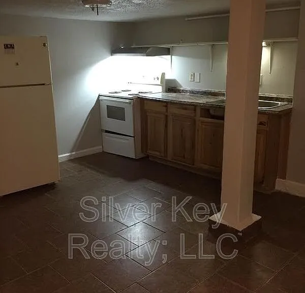 107 Forrest Ave #7 — Photo 6