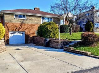 356 Orchard Spring Rd, Pittsburgh, PA 15220