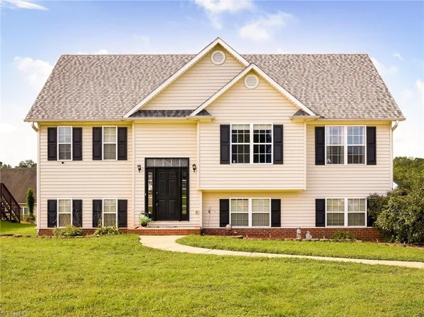 135 Winding Creek Rd, Mocksville, NC 27028