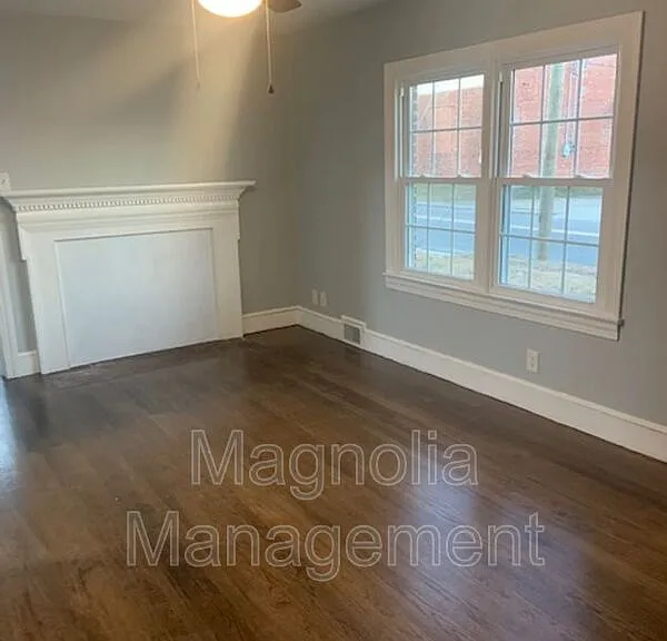 1027 William St — Photo 2