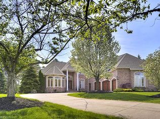 4526 Hunting Valley Ln, Brecksville, OH 44141