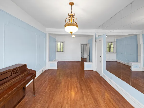 968 Saint Johns Place image 11 of 21