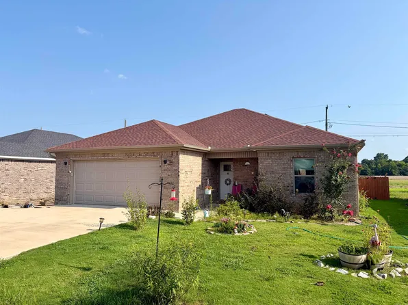 213 Redwood Dr, Bono, AR 72416
