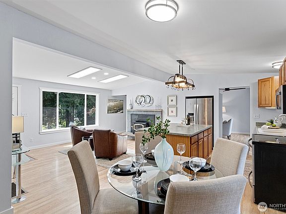 4th image of 23321 35th Avenue W
