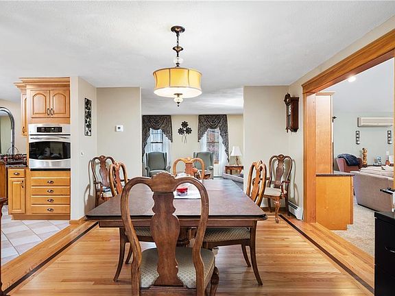5th image of 15 Great Meadows Ln