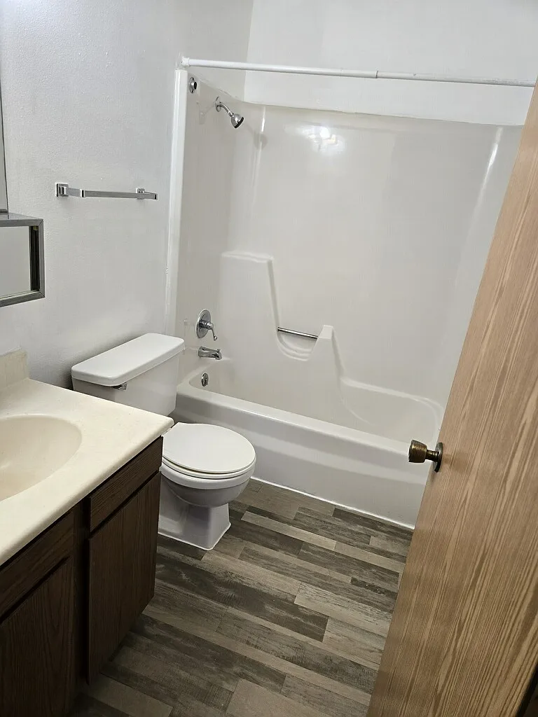2 bed, 750 sqft, $850 — Photo 1