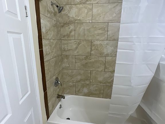 2nd image of 125 S La Fayette Park Pl APT 9