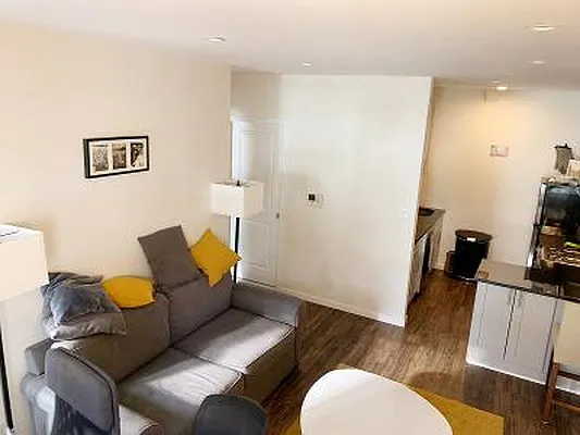 Rented by Point NYC | media 25