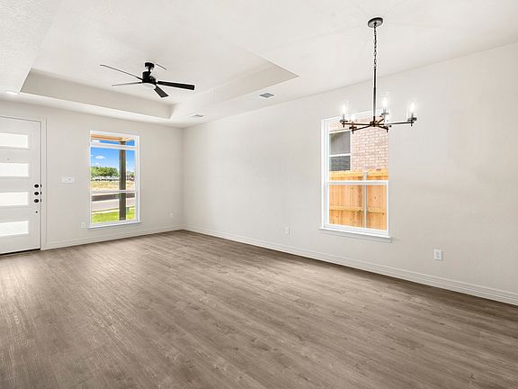 4th image of 1305 Lone Pine Way