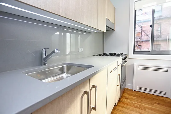 Rented by Stonehenge NYC LLC | media 2