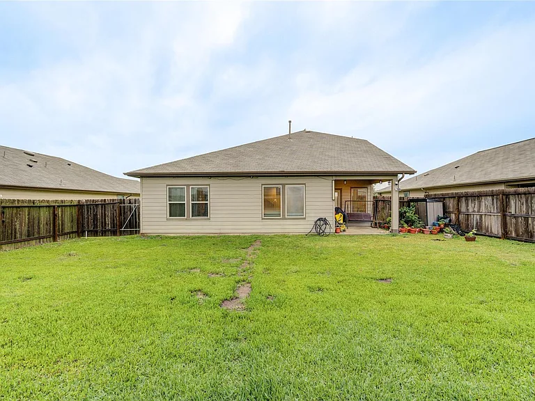 1615 Goose Island Ln — Photo 40