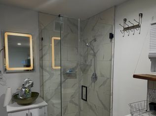 8701 Farralone Ave, Canoga Park, CA 91304