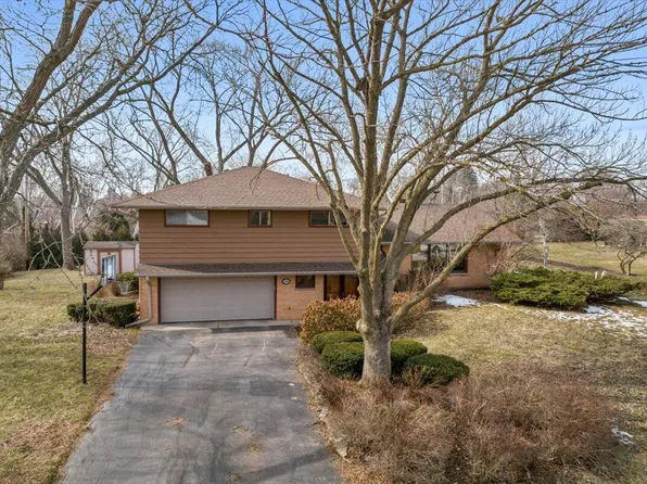 509 Oakwood DRIVE, Thiensville, WI 53092