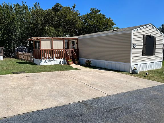 3rd image of 1033 Breezy Oaks