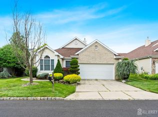 22 Chandler Ct, Monroe Township, NJ