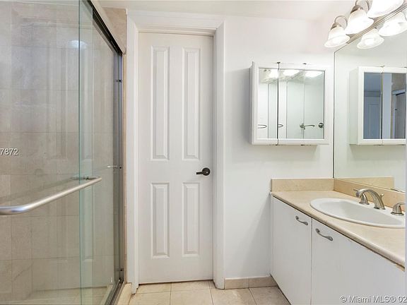 5th image of 635 Euclid Ave APT 0108