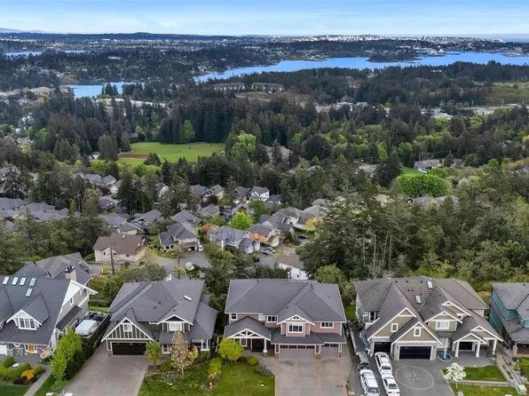 2607 Ruby Ct, Langford, BC V9B 0A9