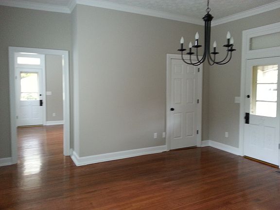4th image of 433 W Ash St