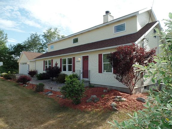 2nd image of 1492 Lakeshore Dr