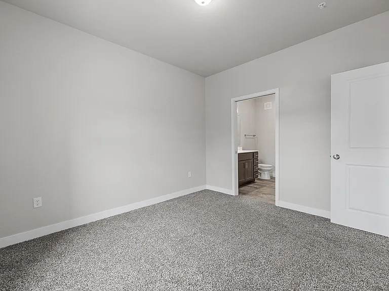 255 Robins Rd — Photo 44