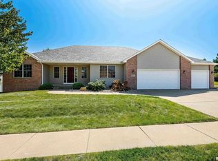 3801 Wilderness St, Bettendorf, IA 52722
