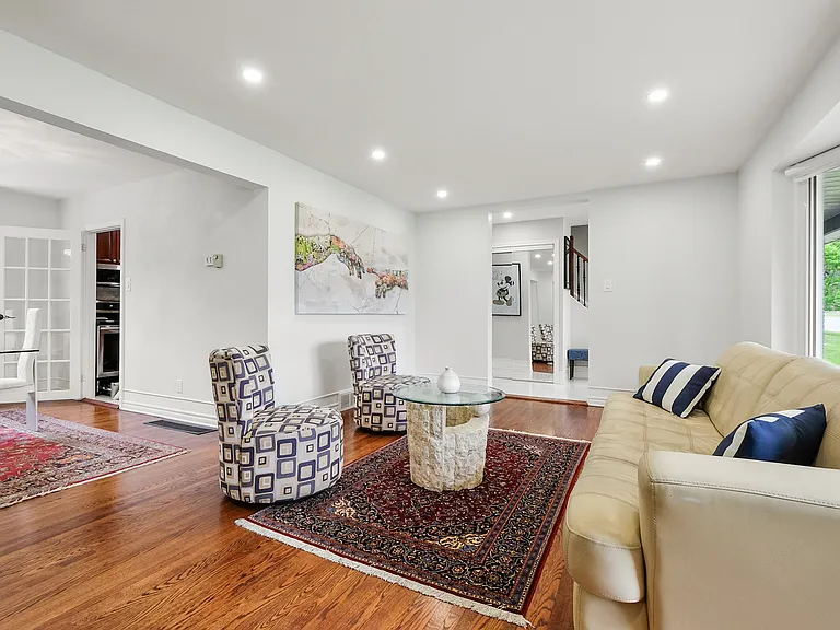 1902 Featherston Dr #1902 — Photo 16