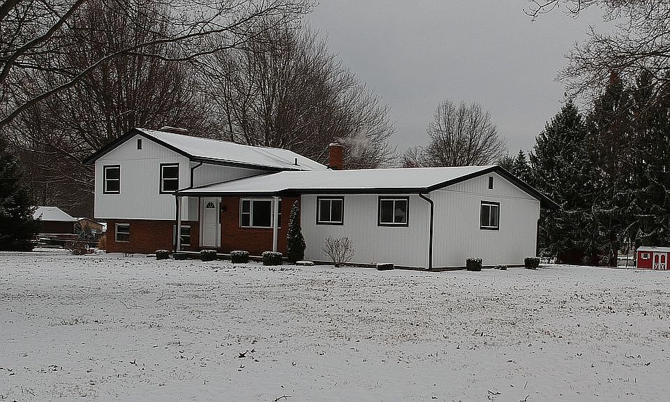 1st image of 19055 Edwards Rd
