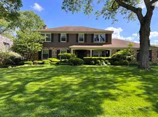 126 Surrey Ln, Burr Ridge, IL 60527