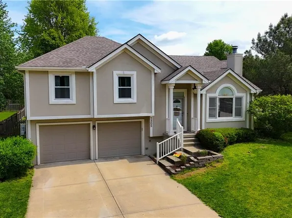 7305 N Richmond Ave, Kansas City, MO 64158