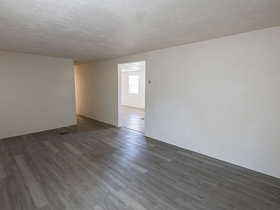 4th image of 262 Red Cliffs Dr
