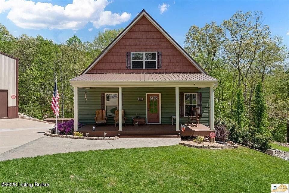 1st image of 140 Lakeview Cir