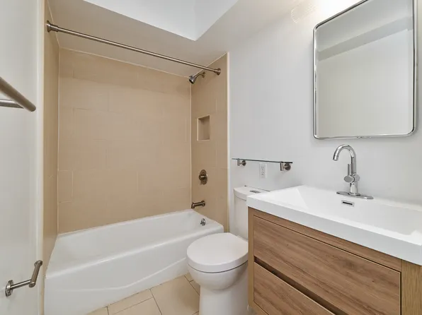 225 East 63rd Street image 6 of 12