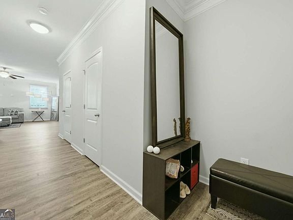 3rd image of 3030 Fareed St