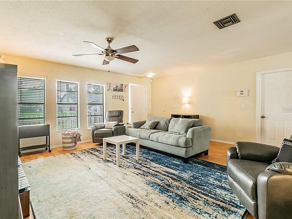 3rd image of 11815 108th Ave