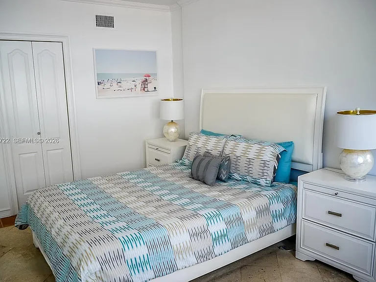 1390 Ocean Dr #201 — Photo 9