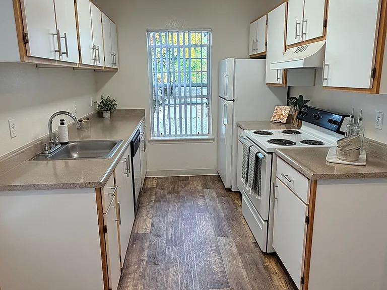 Oak Glen Apartments — Photo 5